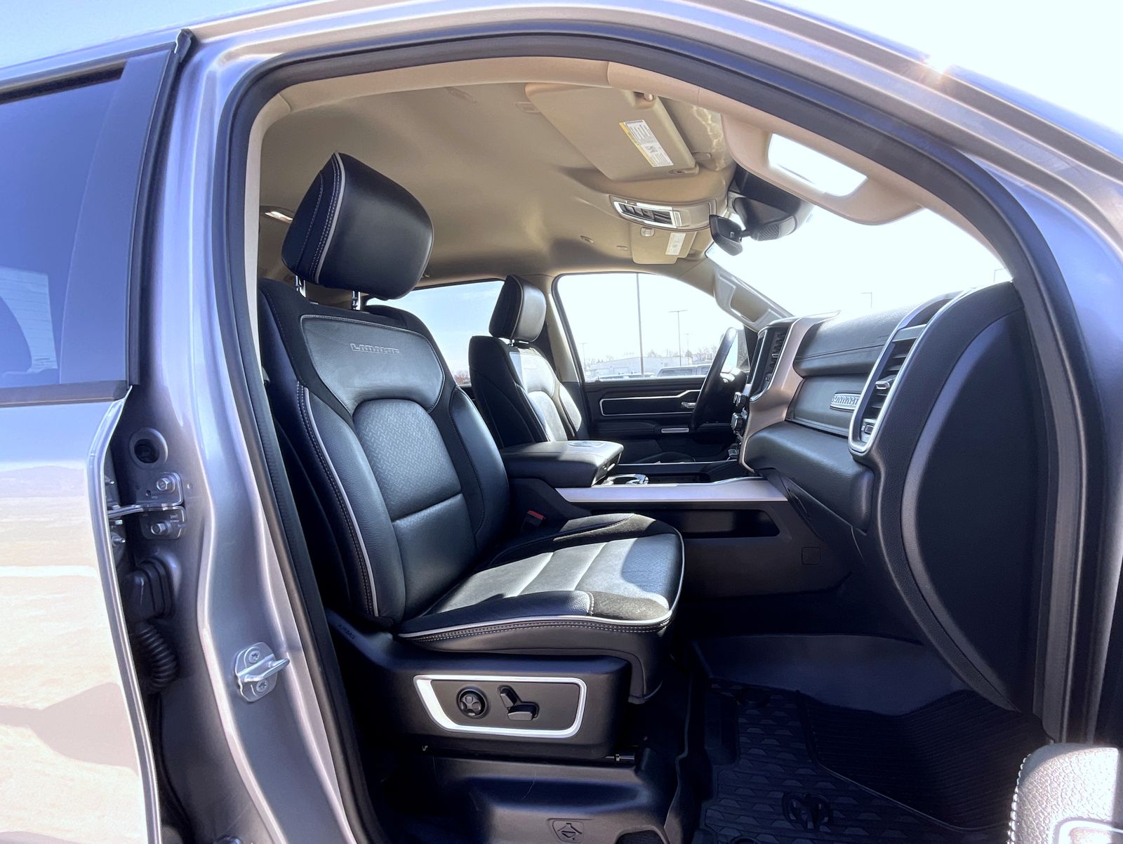 2021 Ram 1500 Laramie photo 16