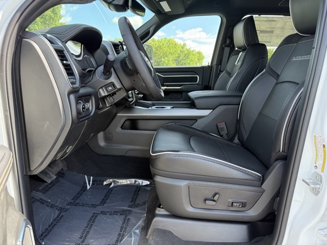 2025 Ram 2500 Laramie photo 18