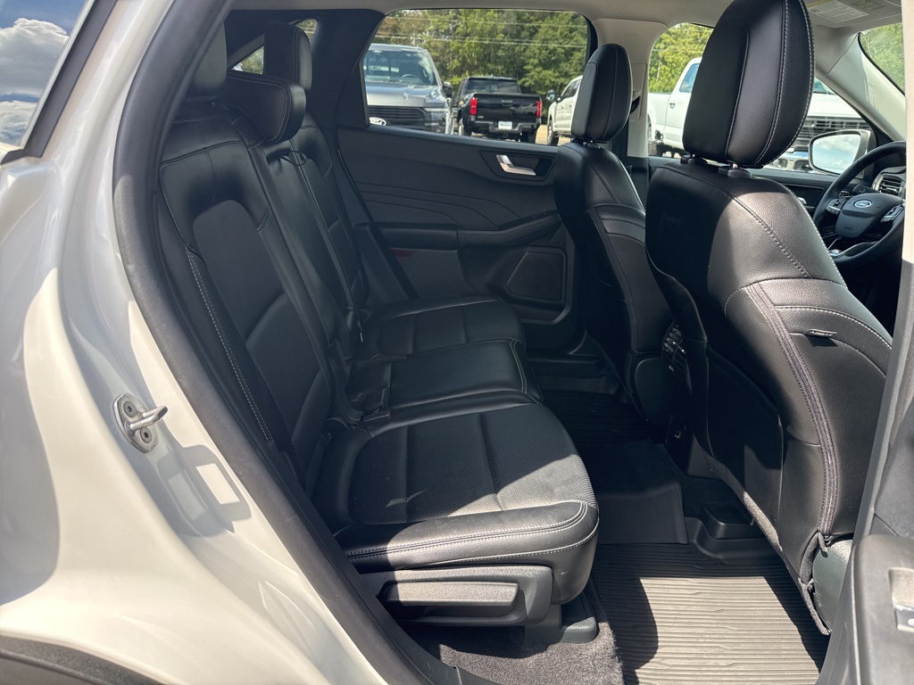 2022 Ford Escape SEL photo 22