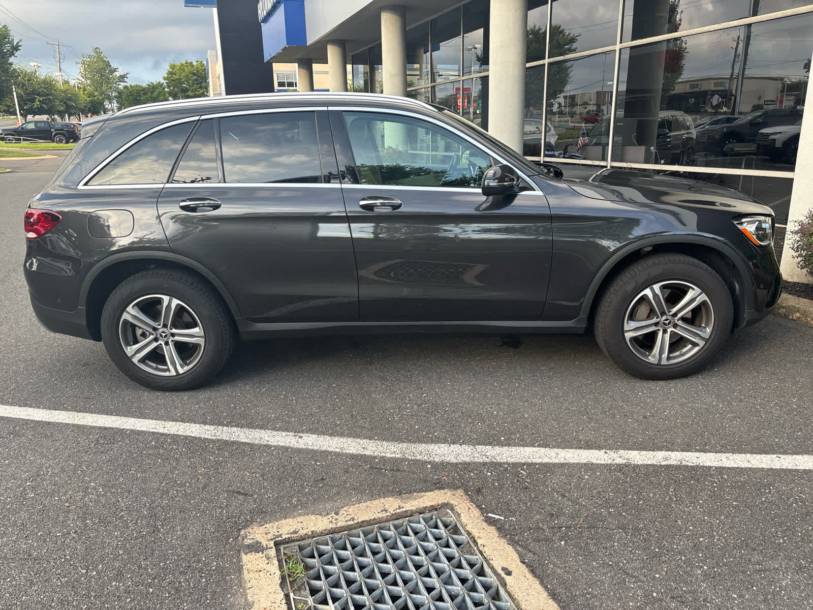2022 Mercedes Benz GLC 300 4MATIC photo 3