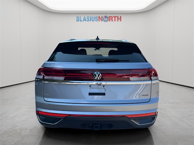 2024 Volkswagen Atlas Cross Sport SE Technology photo 3