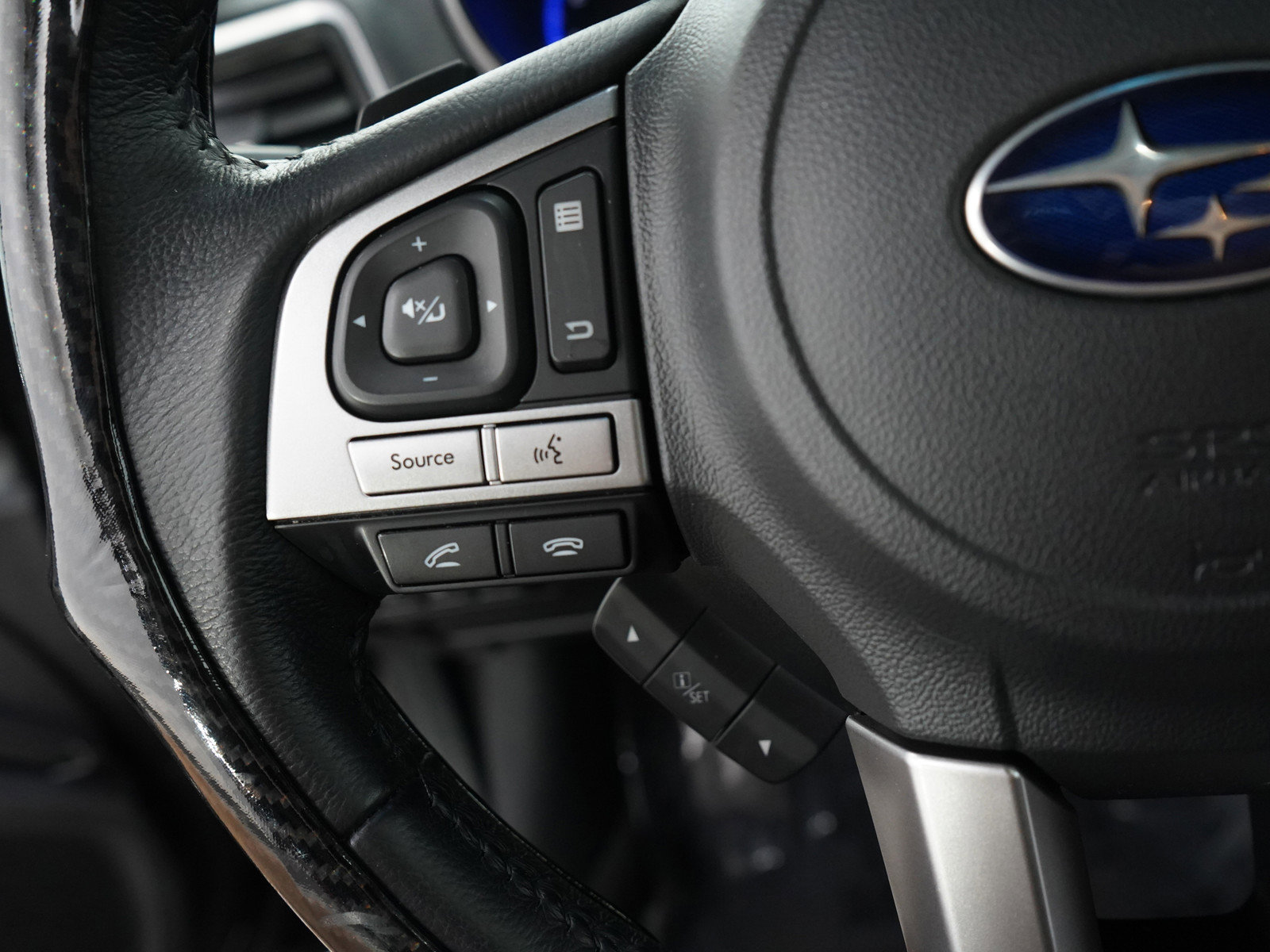 2017 Subaru Legacy Limited photo 24