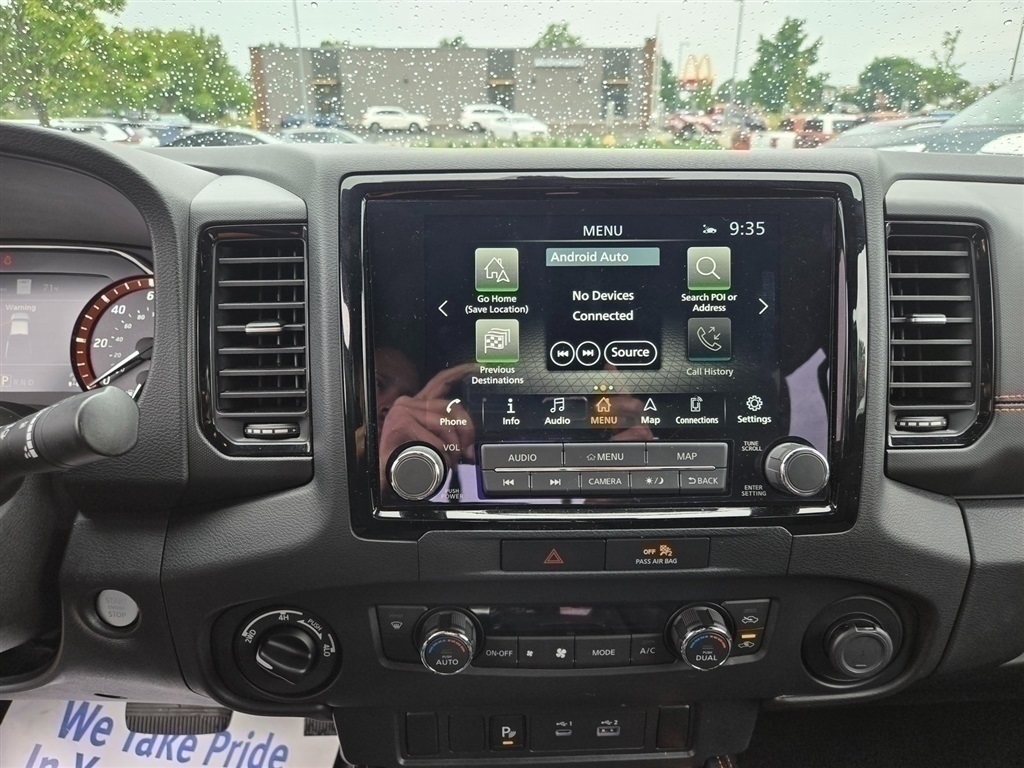 2022 Nissan Frontier PRO-4X photo 11