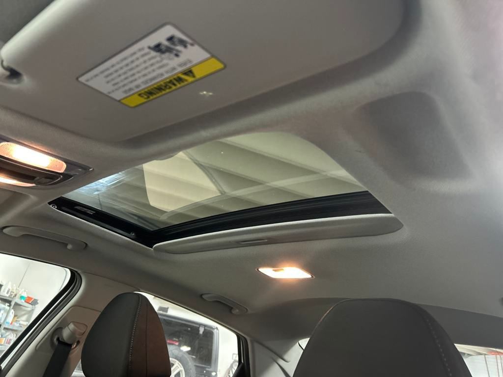 2024 Hyundai Elantra SEL Convenience photo 3