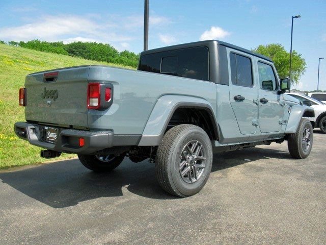 2025 Jeep Gladiator Sport S photo 6