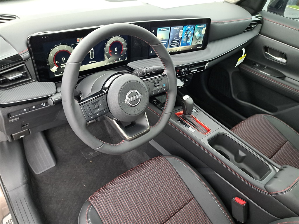 2026 Nissan Kicks SR photo 16