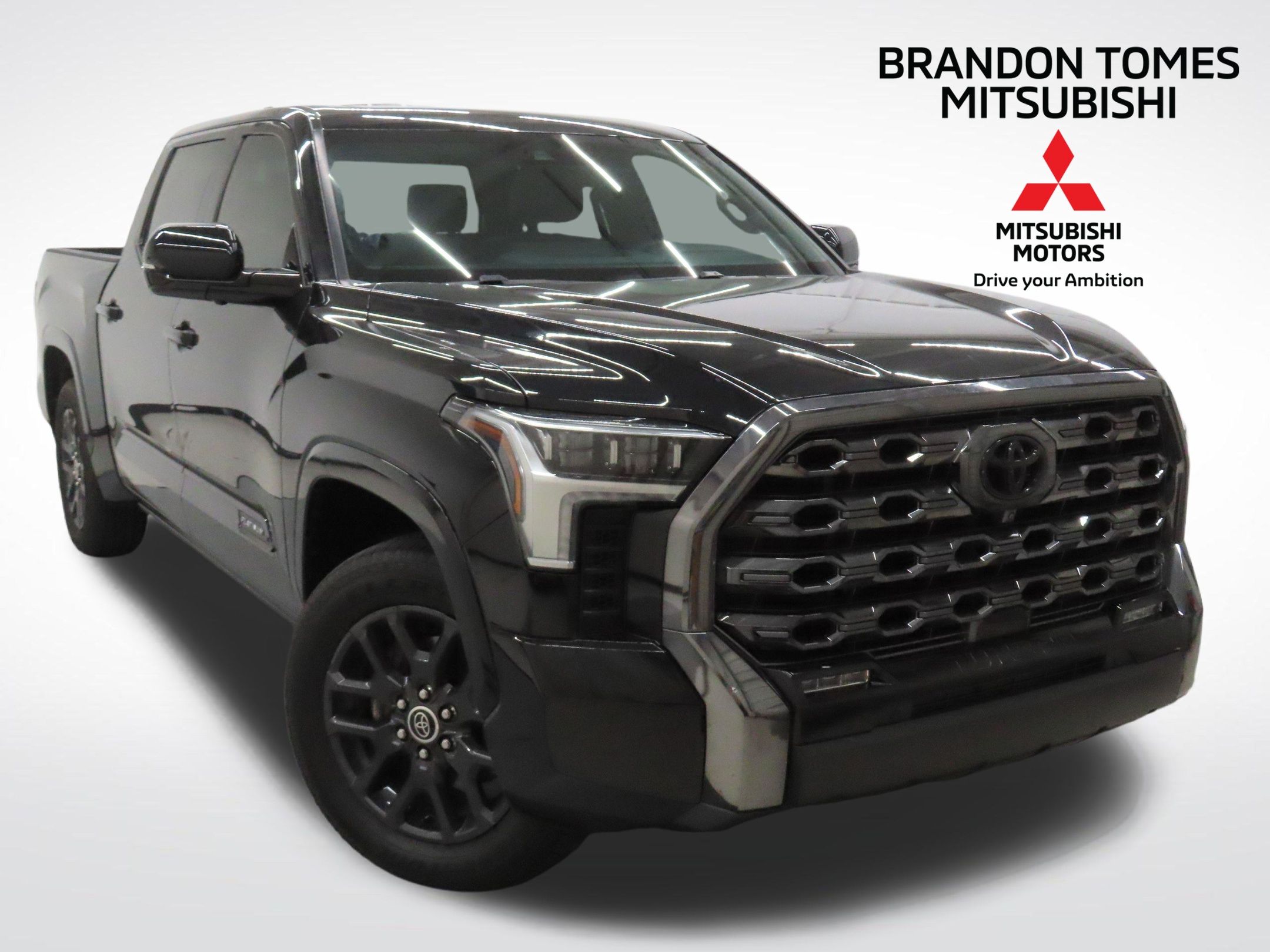 2023 Toyota Tundra Platinum's photo