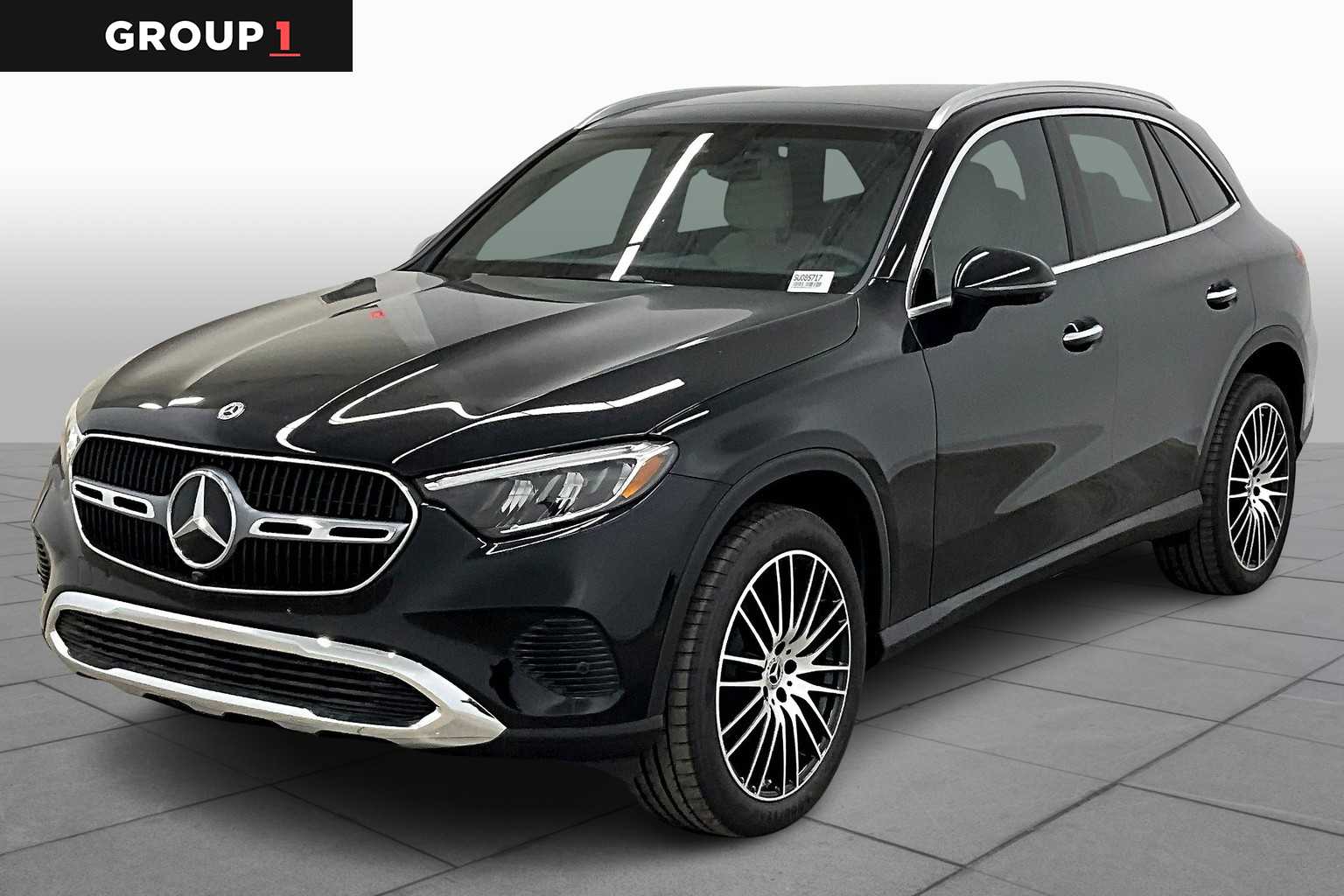 2025 Mercedes-Benz GLC Base's photo