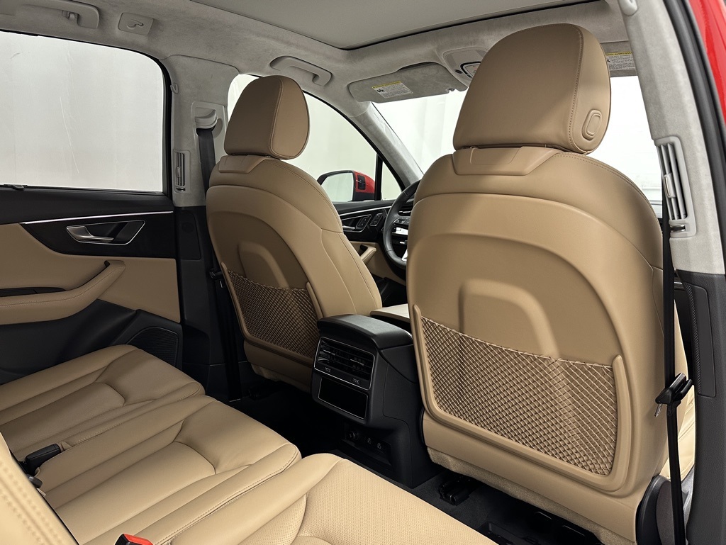 2022 Audi Q7 55 Prestige photo 20