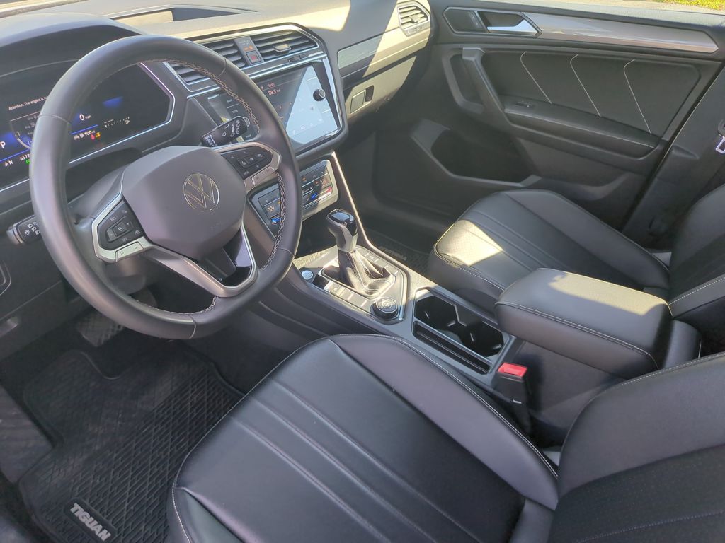 2022 Volkswagen Tiguan SE photo 7