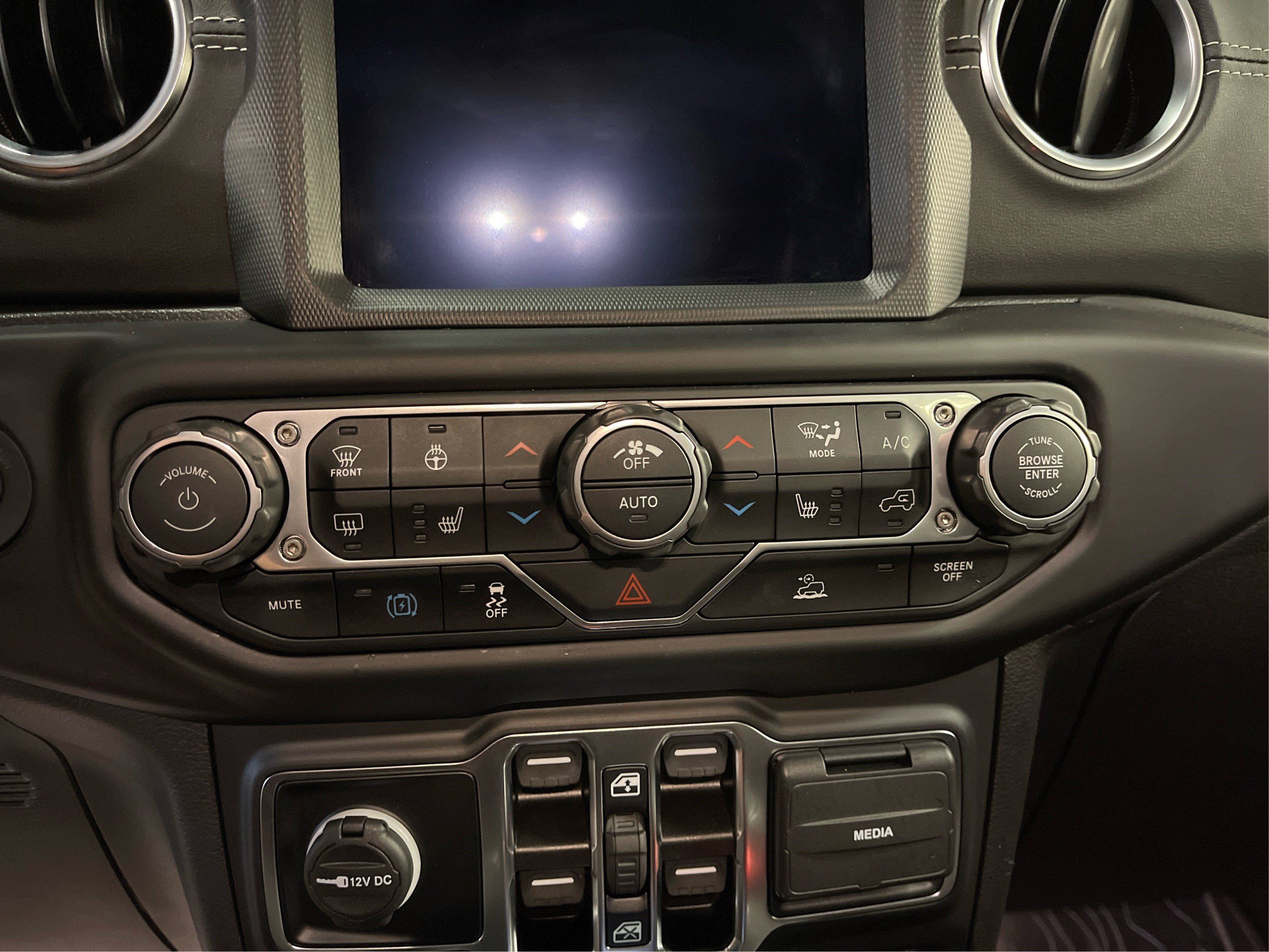 2022 Jeep Wrangler 4xe Unlimited Sahara photo 15