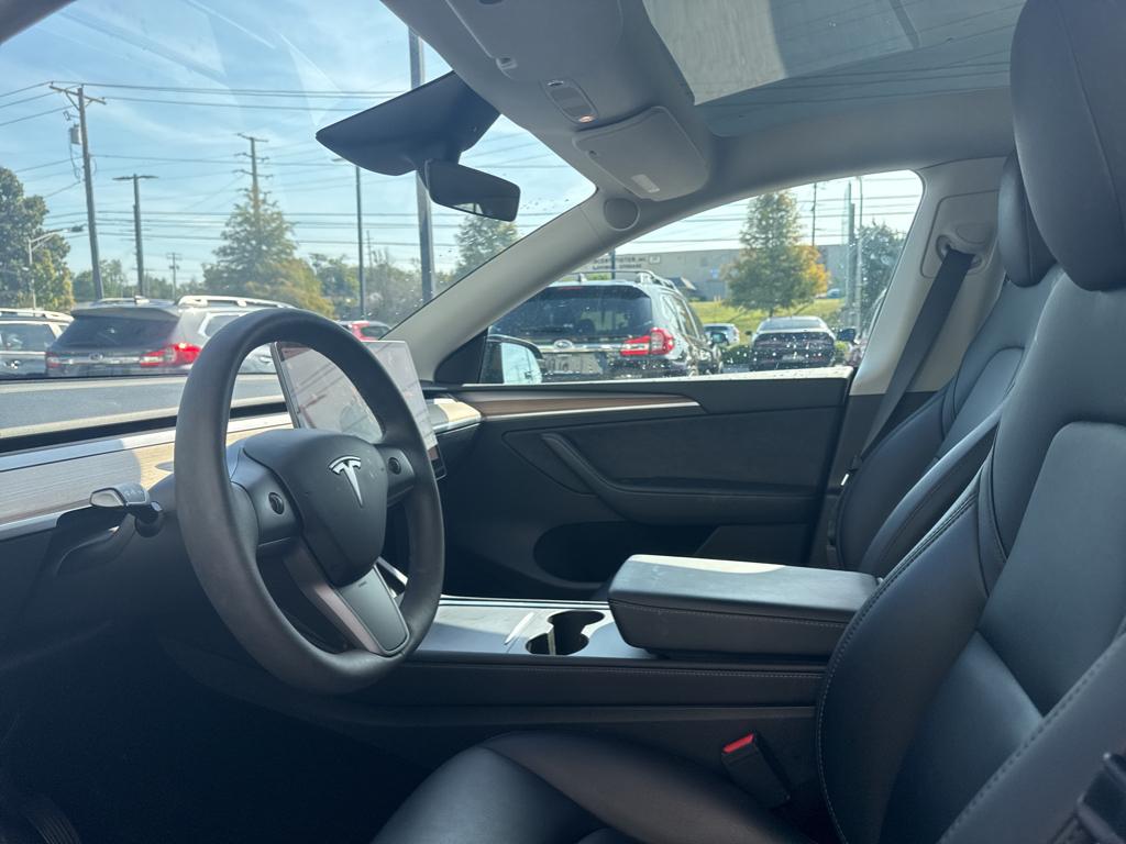 2023 Tesla Model Y photo 9