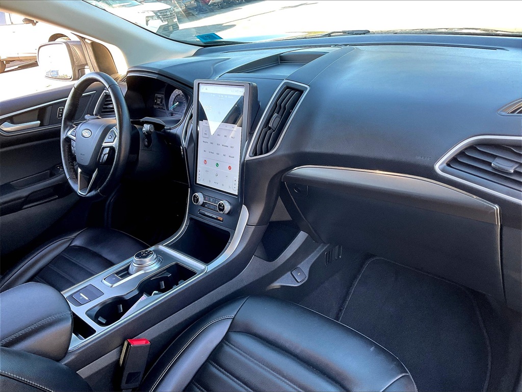 2022 Ford Edge SEL photo 13