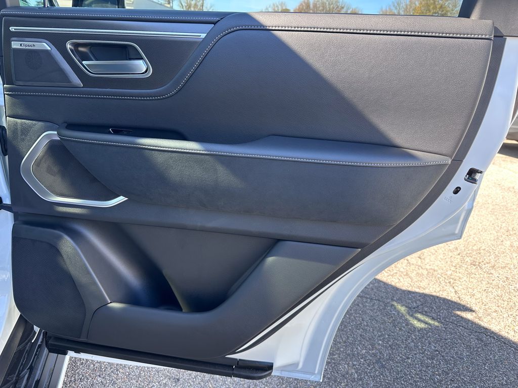 2025 Infiniti QX80 Luxe photo 35