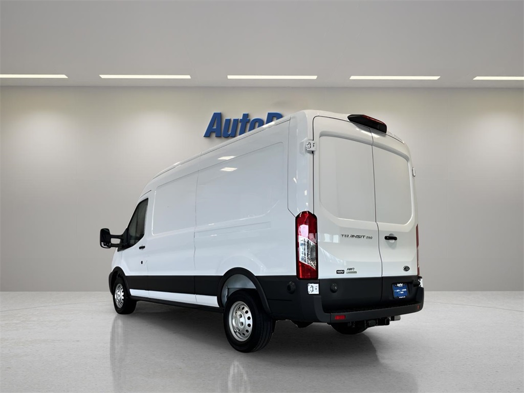 2025 Ford Transit Cargo Van photo 3