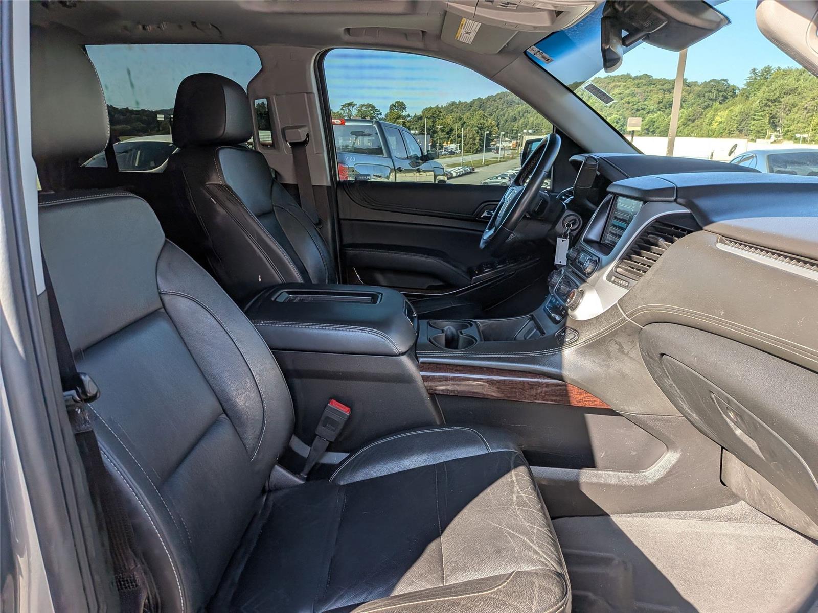 2019 Gmc Yukon SLT photo 35