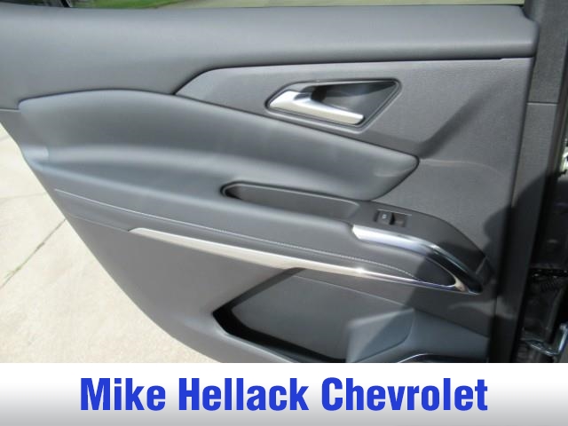 2025 Chevrolet Traverse photo 16