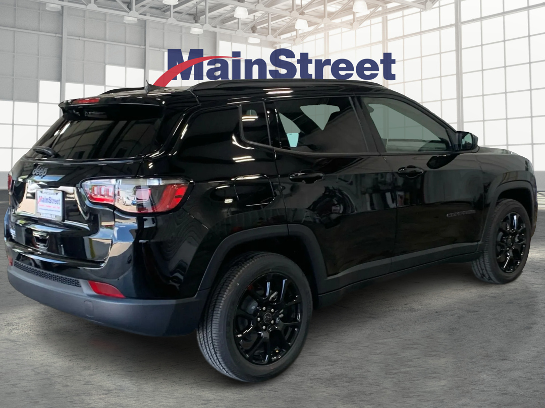 2025 Jeep Compass North Edition Latitude photo 2