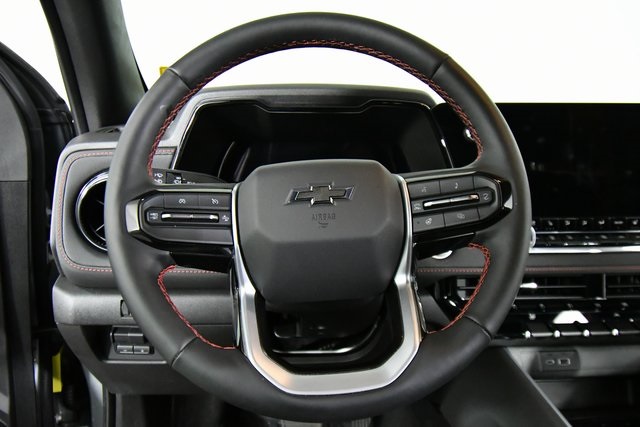 2024 Chevrolet Colorado Z71 photo 2