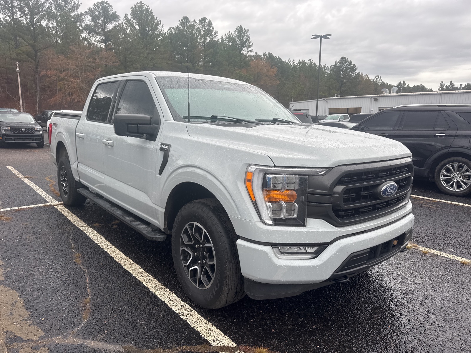 2023 Ford F-150 XLT's photo