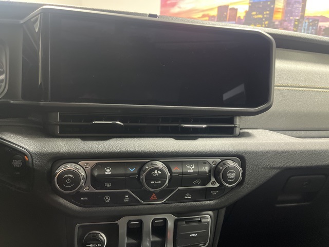 2025 Jeep Wrangler Sport S photo 14