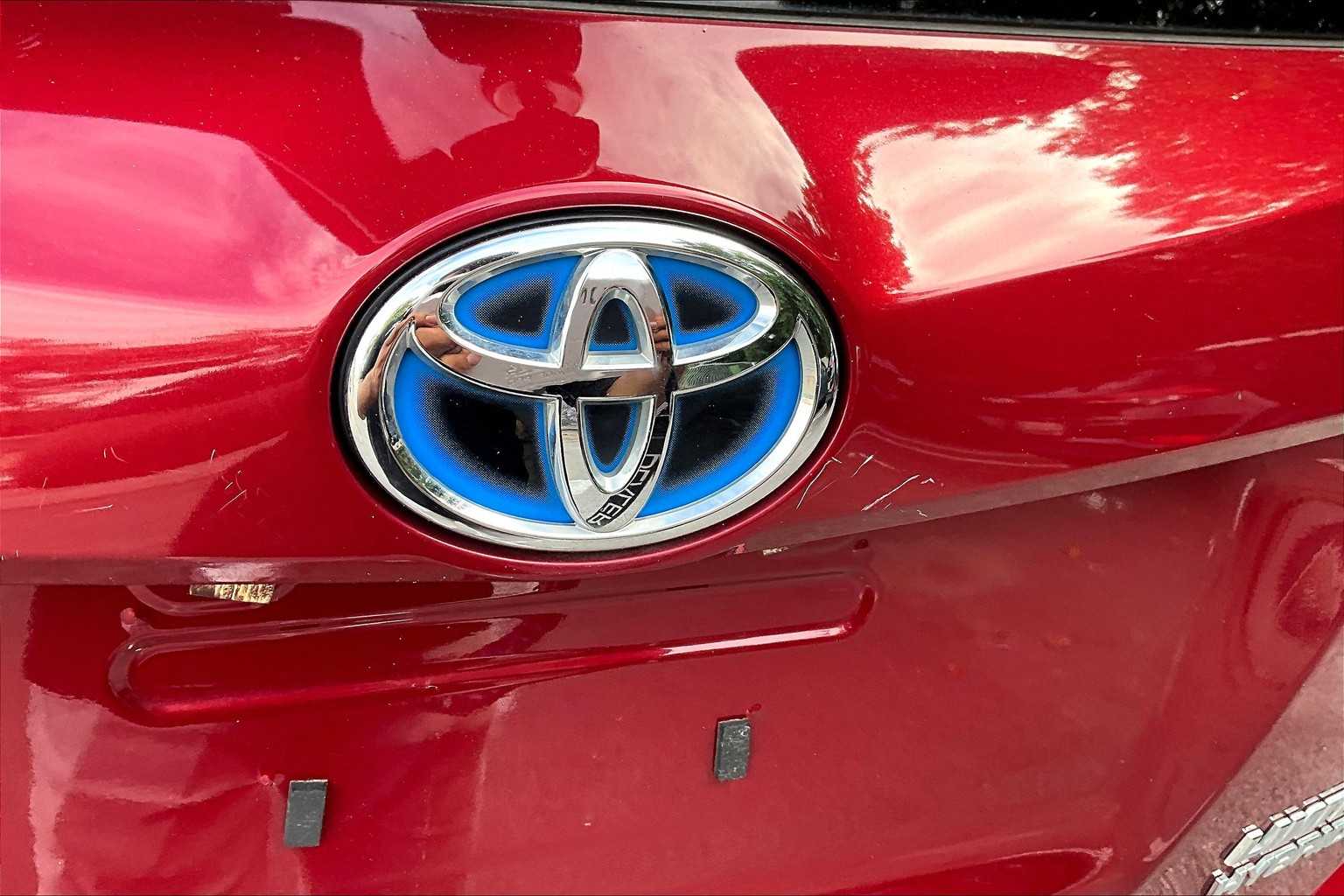 2018 Toyota RAV4 Hybrid Limited photo 29