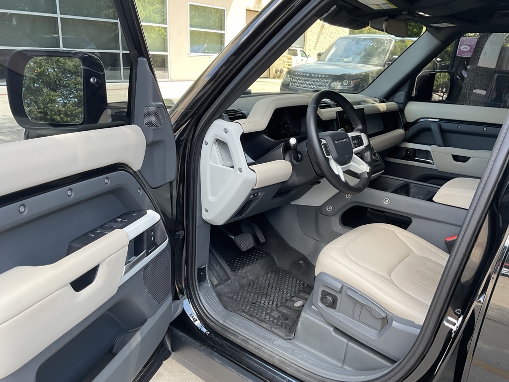 2022 Land Rover Defender 110 S photo 10