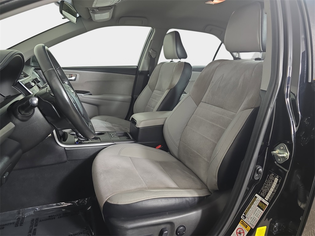 2015 Toyota Camry XSE photo 13