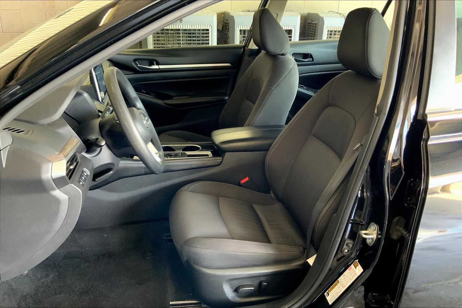2023 Nissan Altima 2.5 SV photo 7