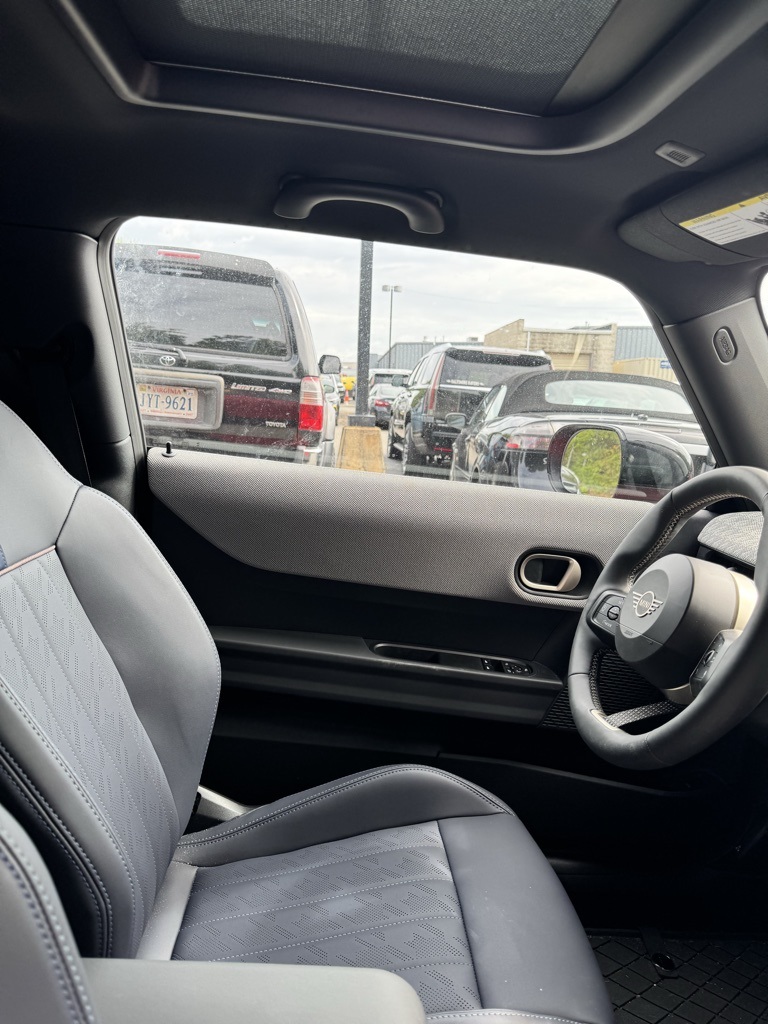 2025 Mini Cooper 2 Door Hardtop Iconic photo 7