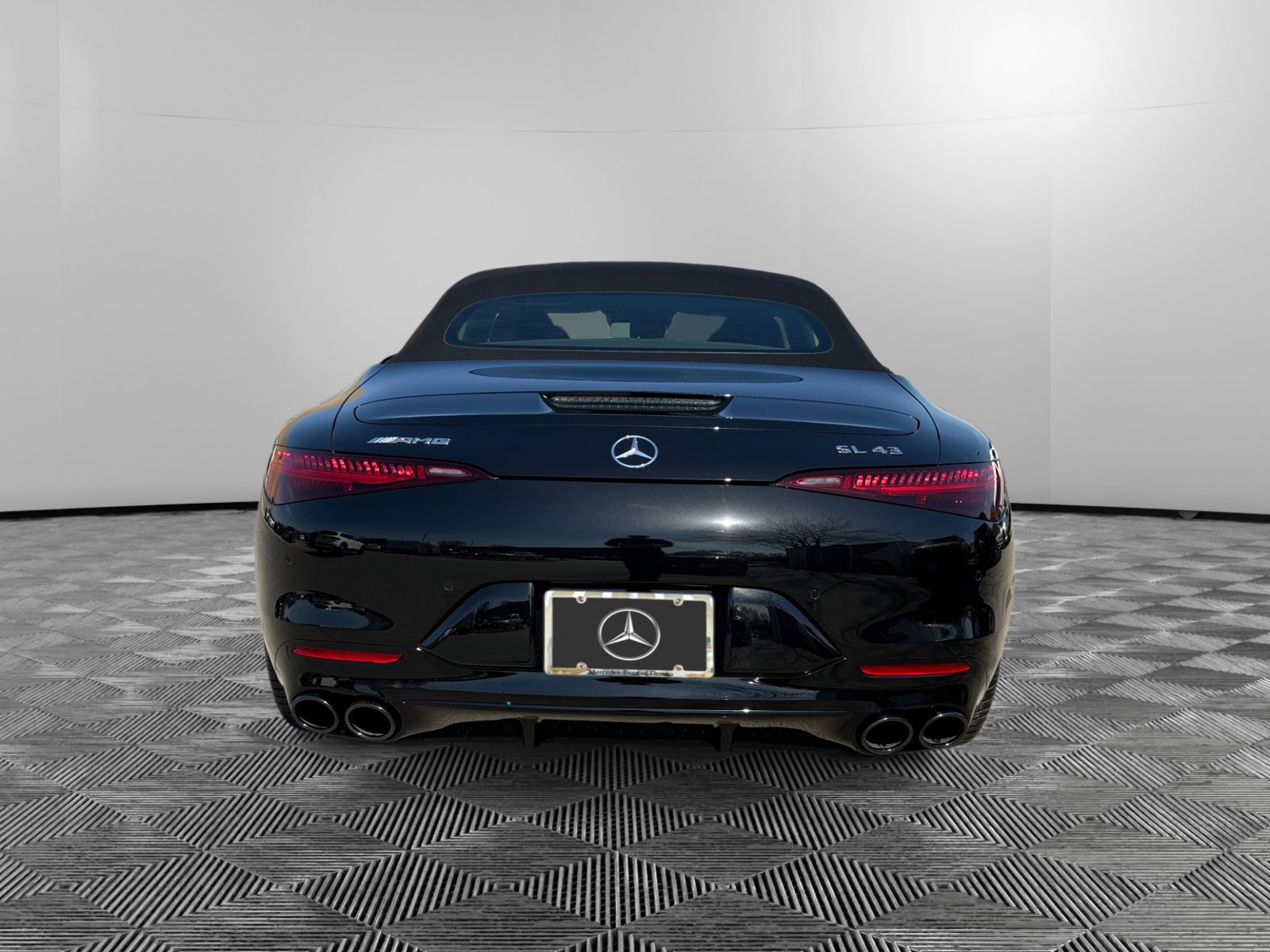 2025 Mercedes Benz SL AMG 43 photo 4