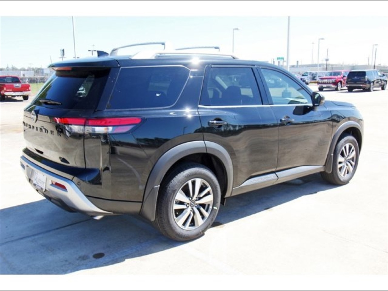 2025 Nissan Pathfinder SL - 4