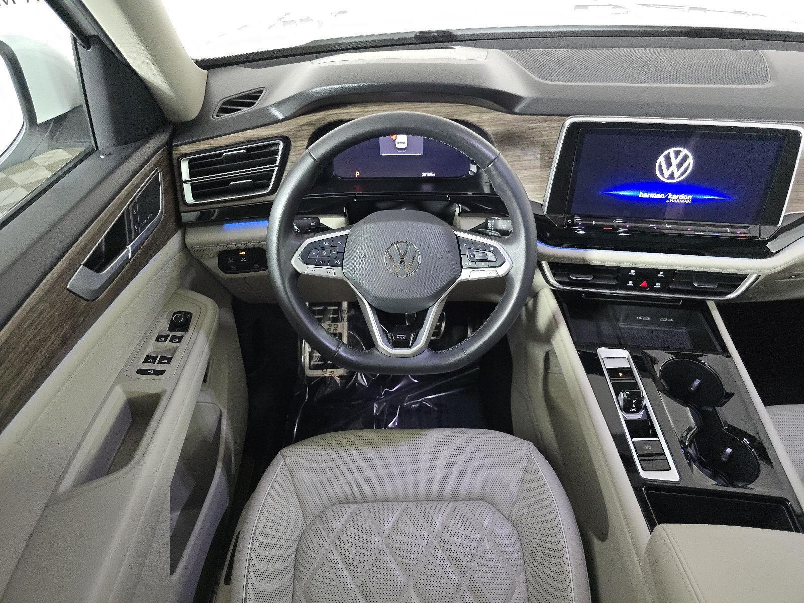 2024 Volkswagen Atlas SEL Premium R-Line photo 14