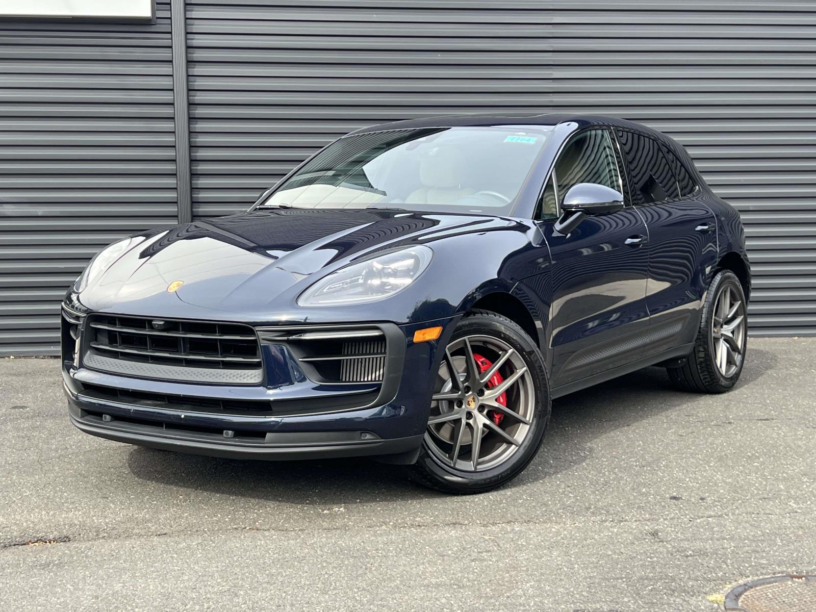 2022 Porsche Macan S's photo