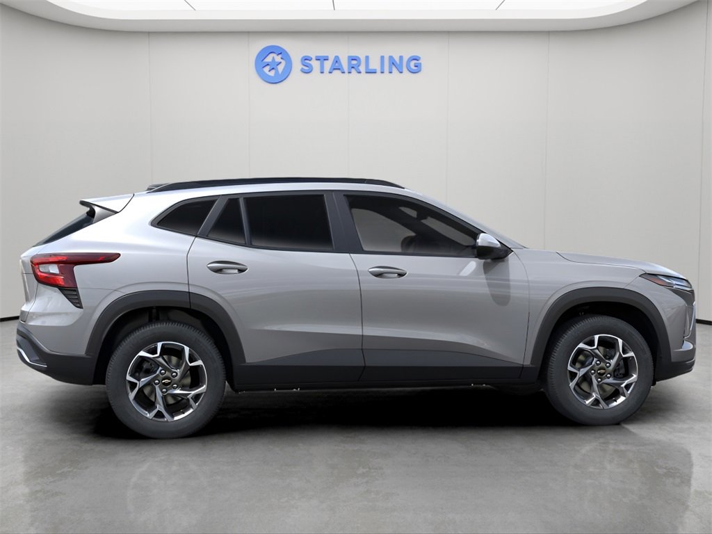 2025 Chevrolet Trax LT photo 3