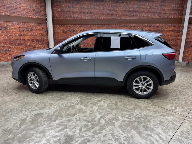 2022 Ford Escape SE photo 2