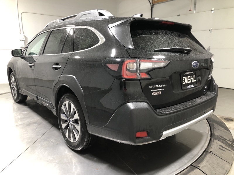 2025 Subaru Outback Touring photo 5
