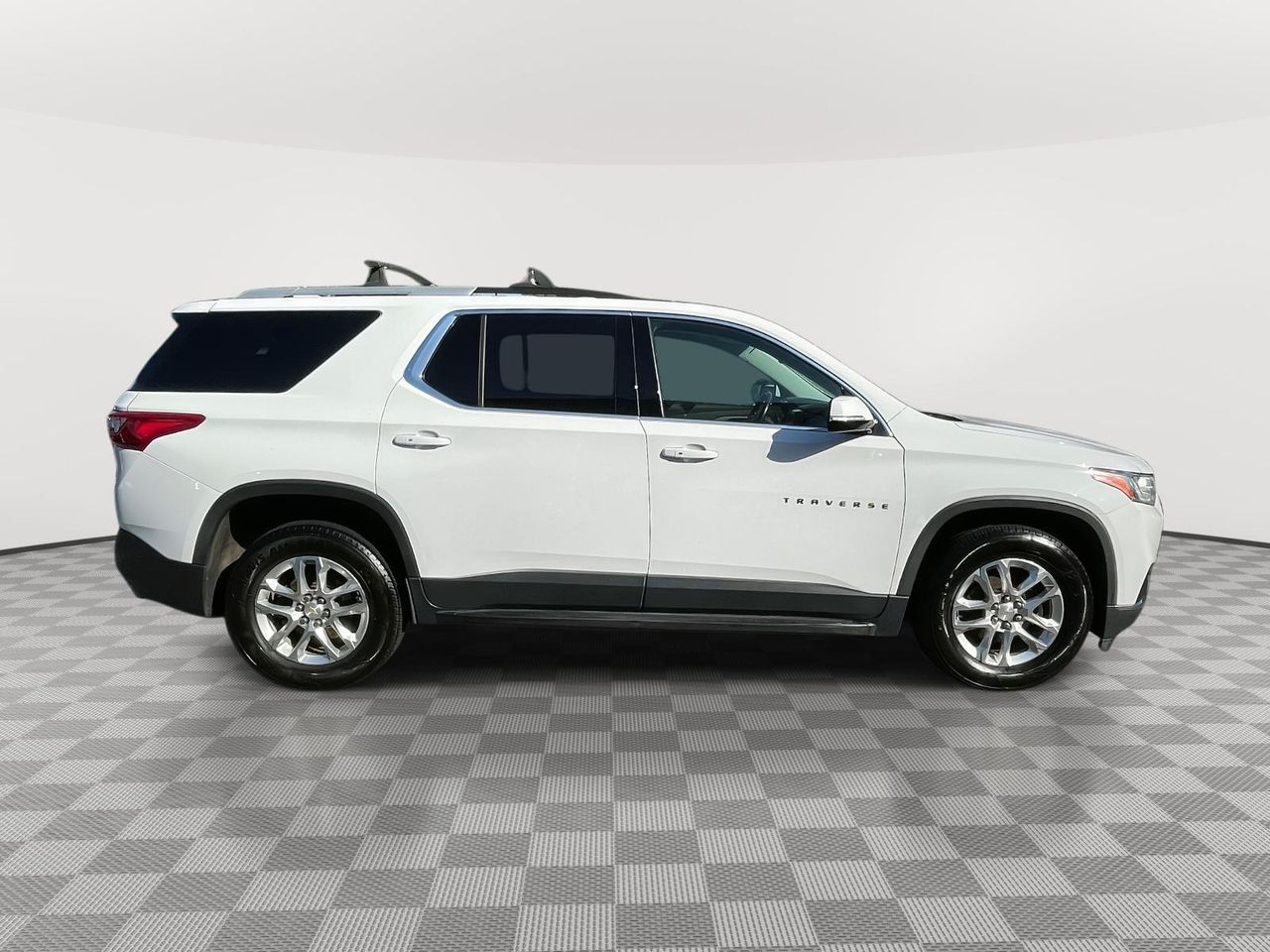 2018 Chevrolet Traverse 1LT photo 6