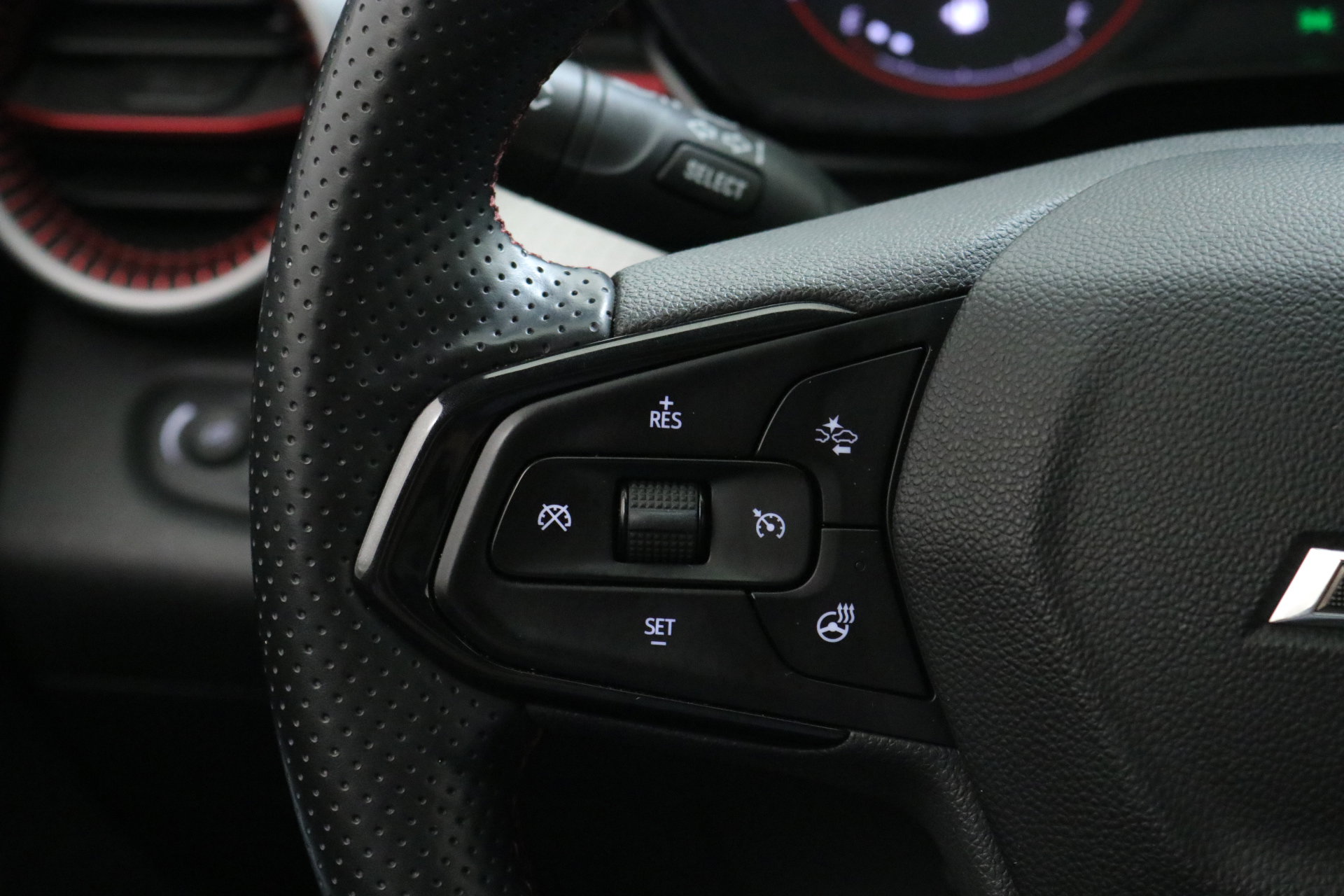 2024 Chevrolet Trax photo 13
