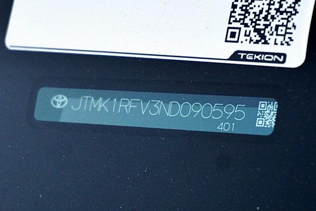 2022 Toyota RAV4 LE photo 32