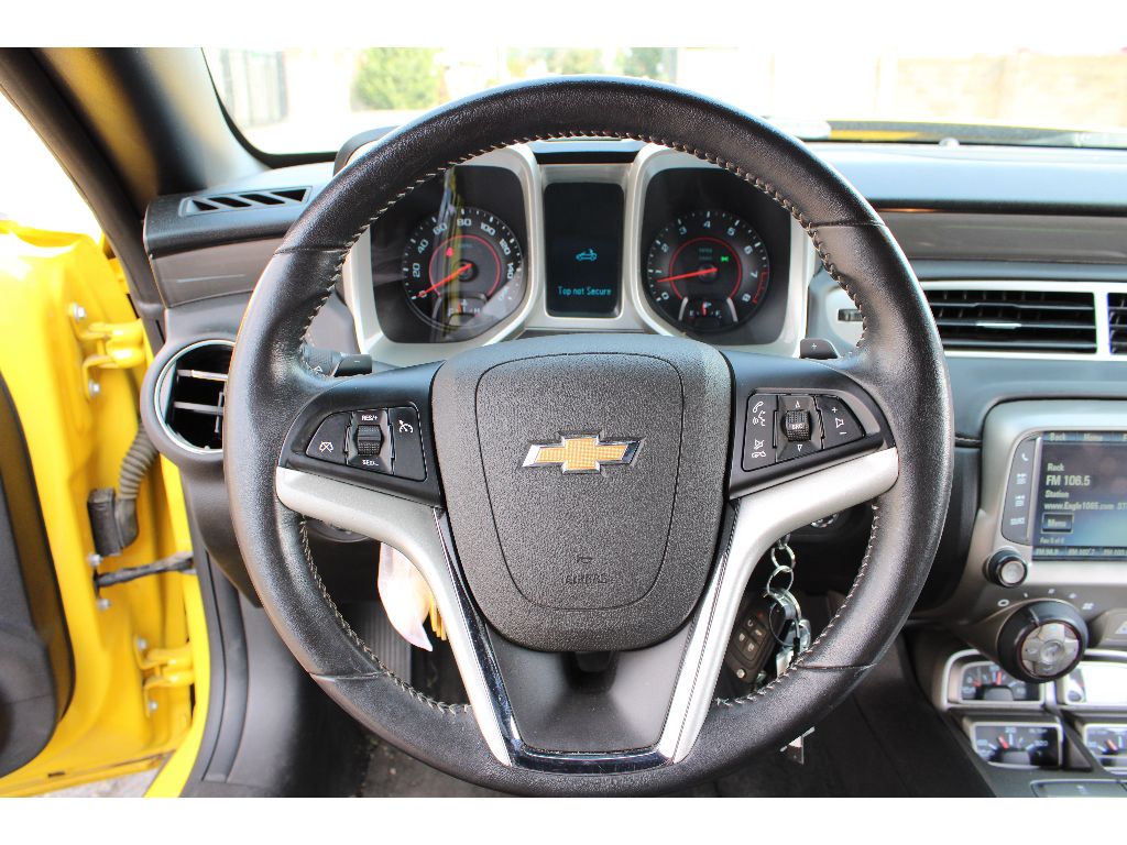 2013 Chevrolet Camaro 2LT photo 17