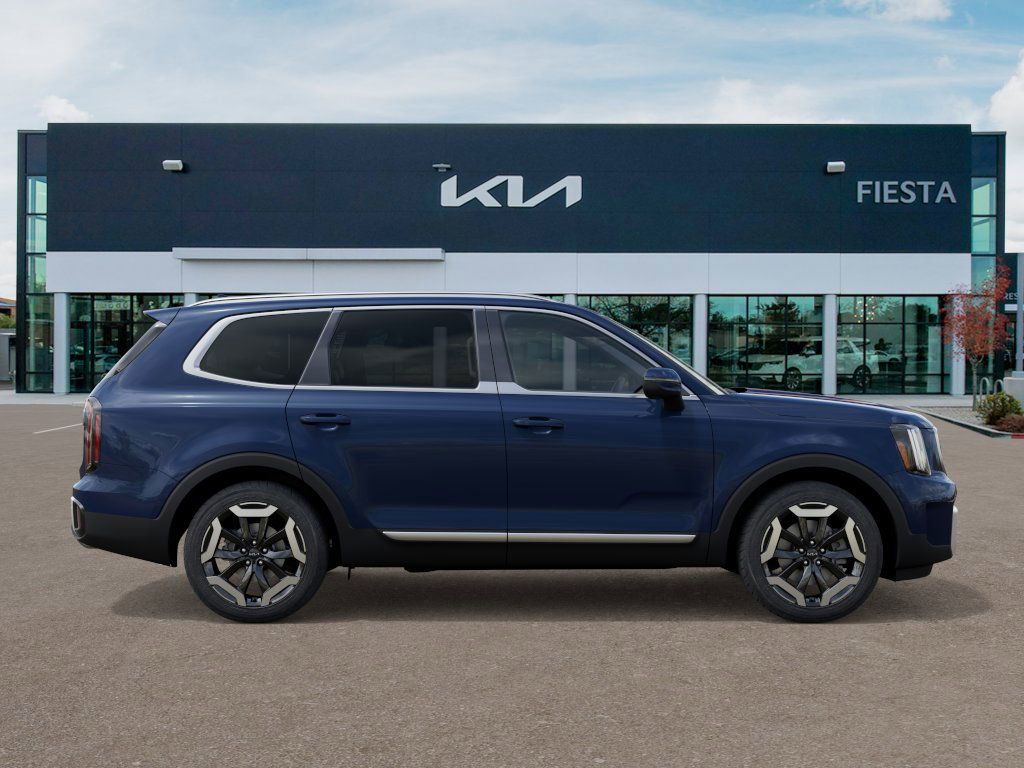 2025 Kia Telluride EX photo 3