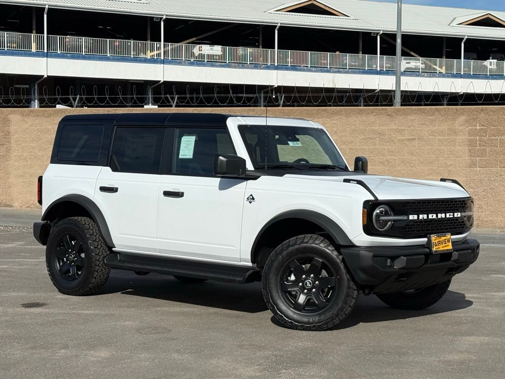 2025 Ford Bronco 4-Door Outer Banks's photo