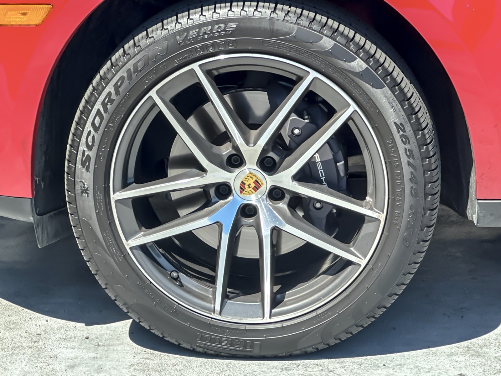 2025 Porsche Macan T photo 26