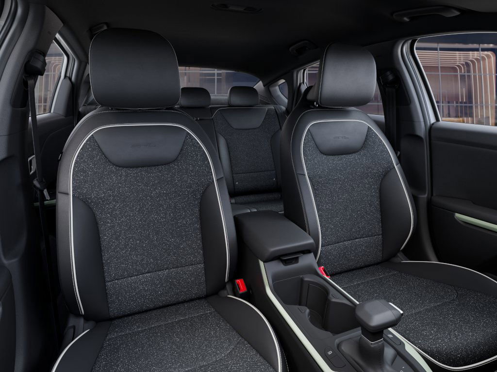 2025 Kia K4 GT-Line photo 15