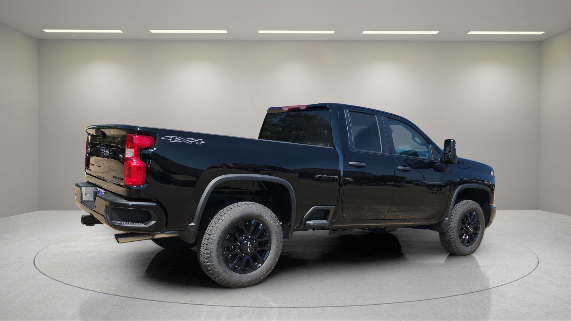2026 Chevrolet Silverado 2500HD Custom photo 3