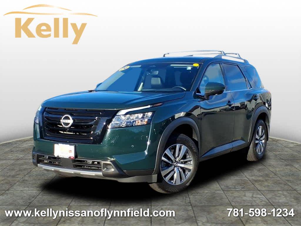 2024 Nissan Pathfinder SL's photo