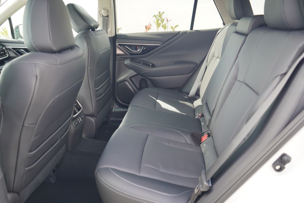 2025 Subaru Outback Limited photo 3