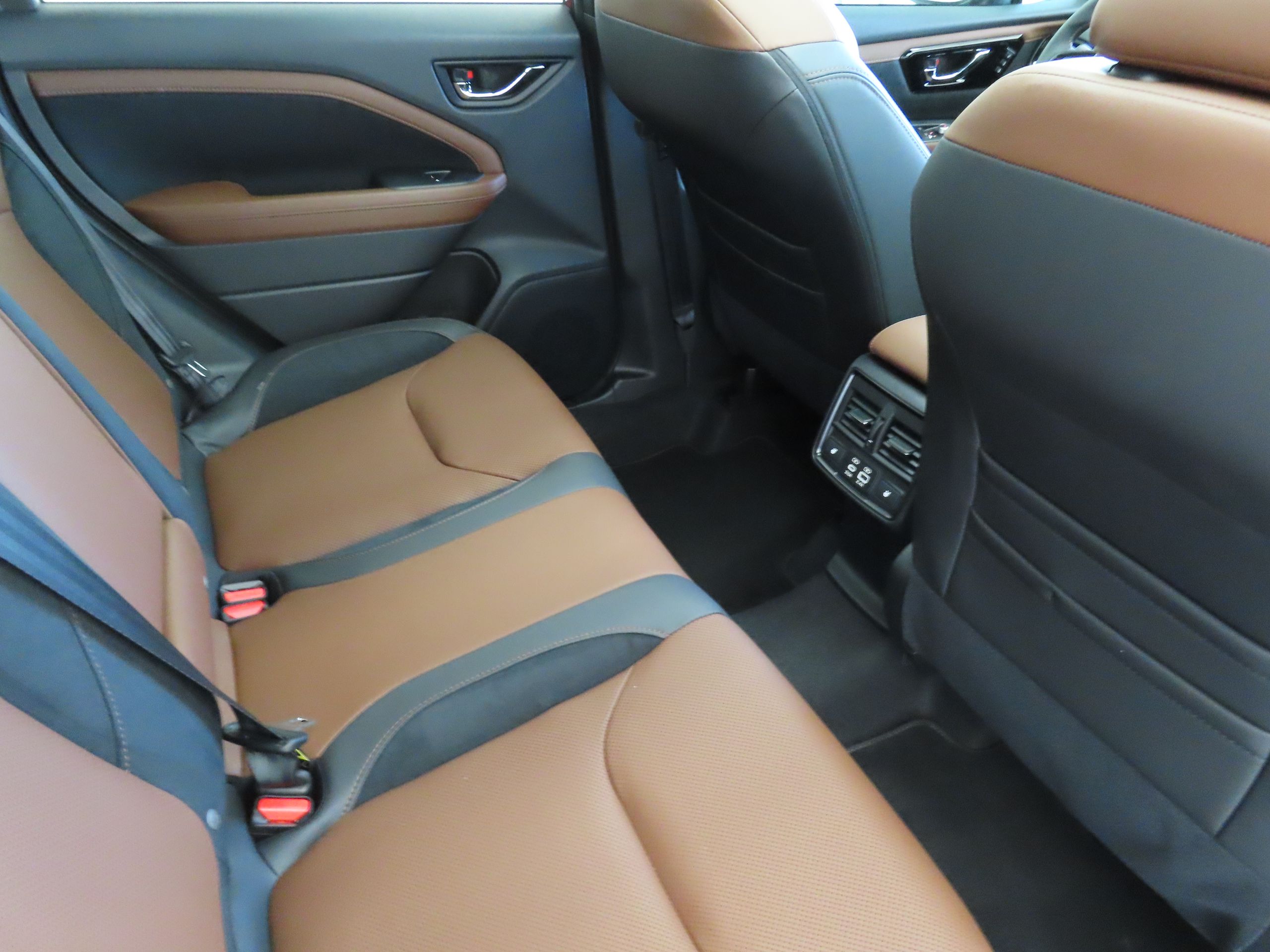 2025 Subaru Forester Touring photo 22