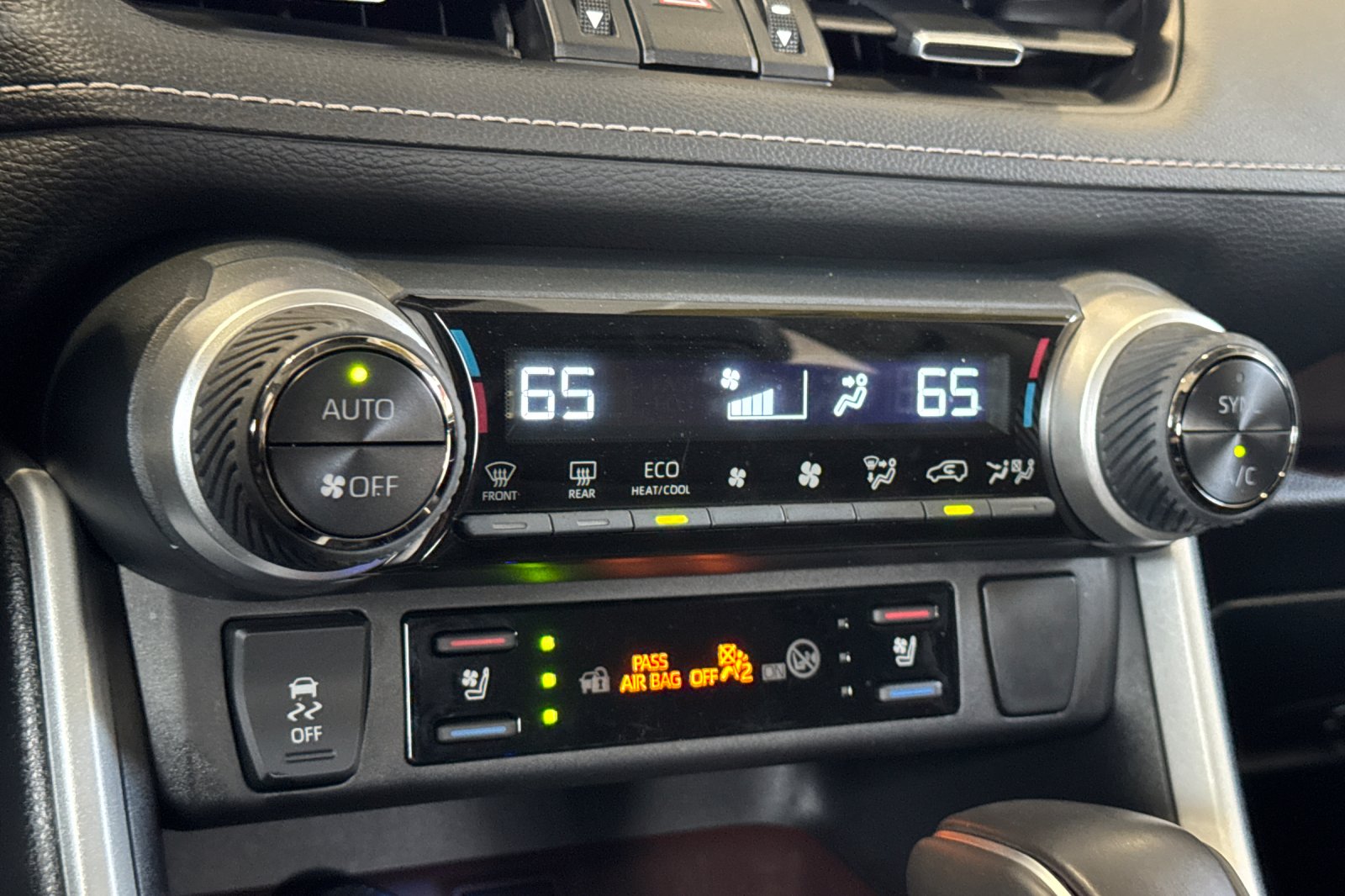 2024 Toyota RAV4 Limited photo 17